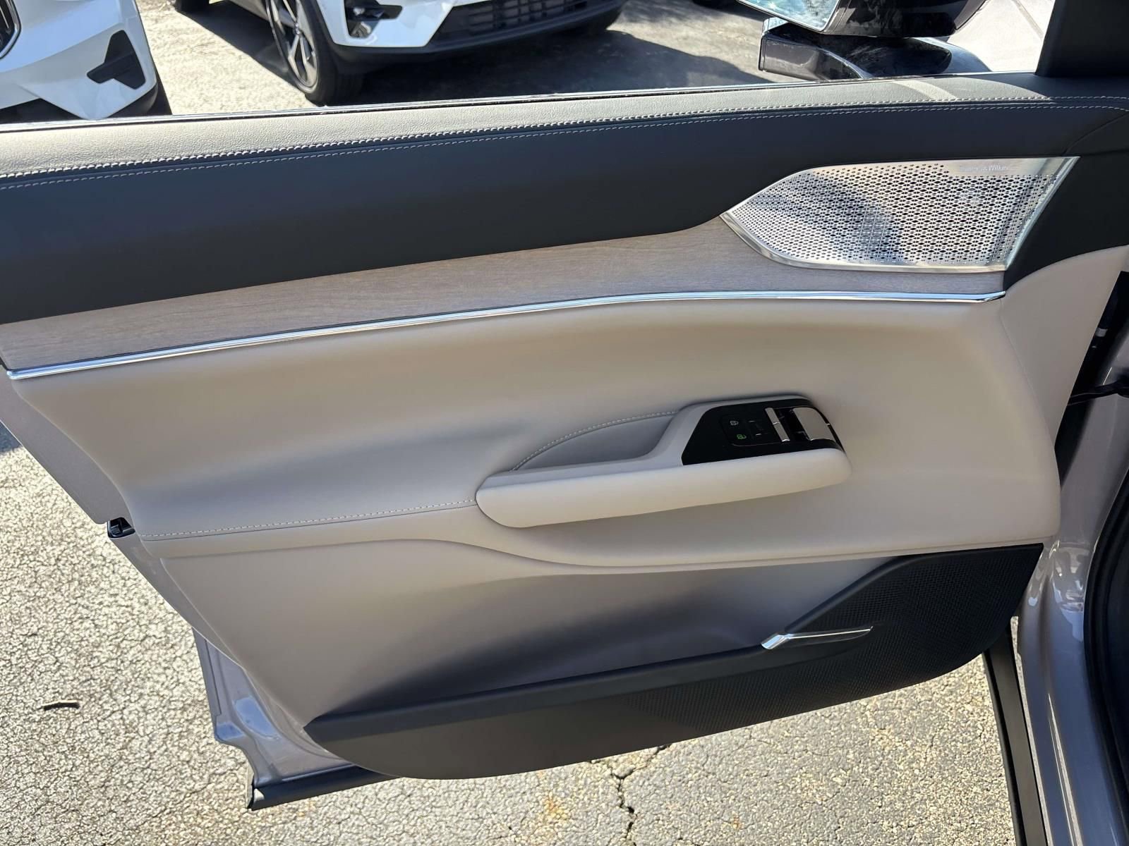 New 2026 Volvo EX90 Ultra AWD/4WD image 11