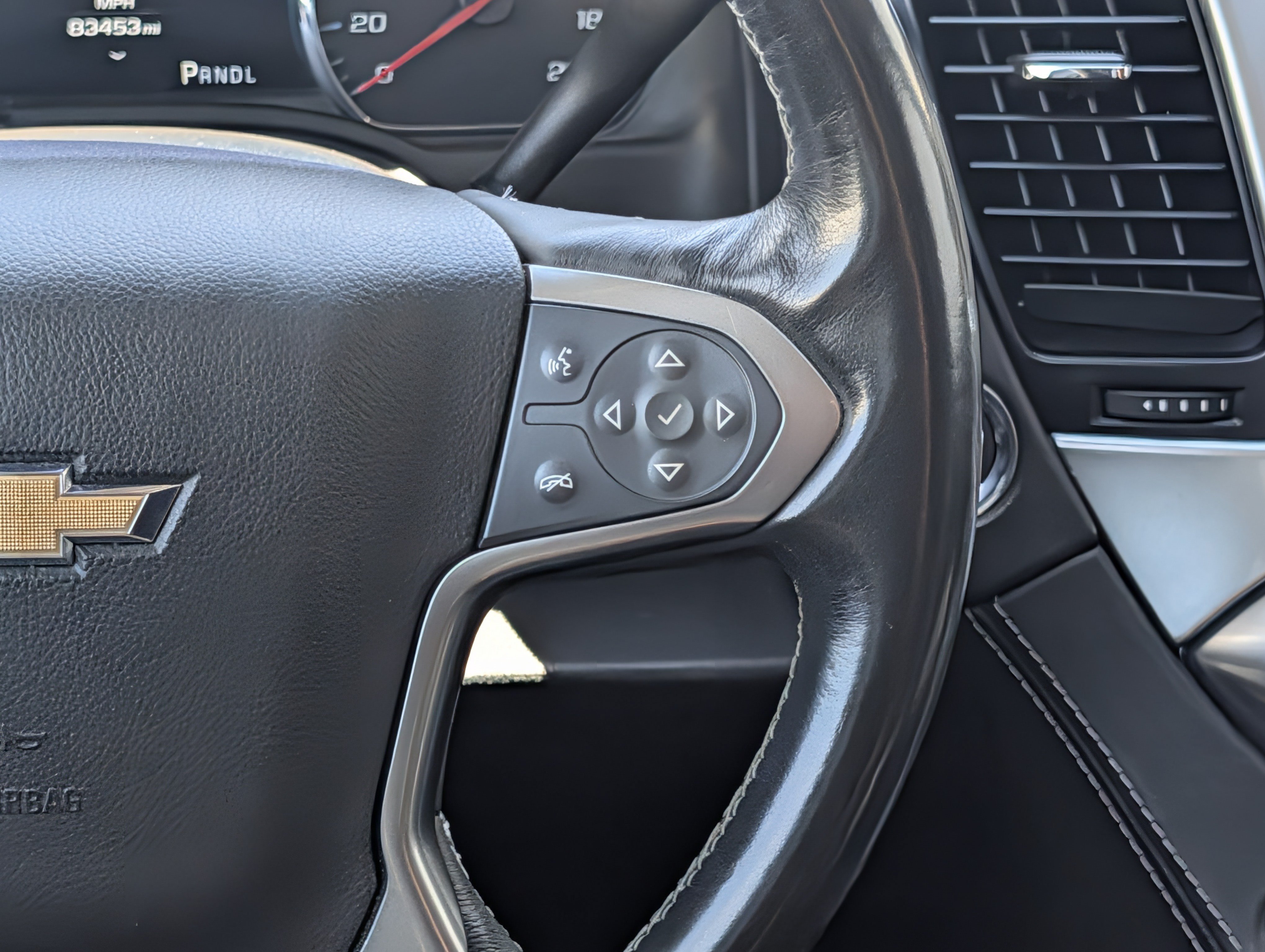 Used 2019 Chevrolet Suburban Premier AWD/4WD image 23