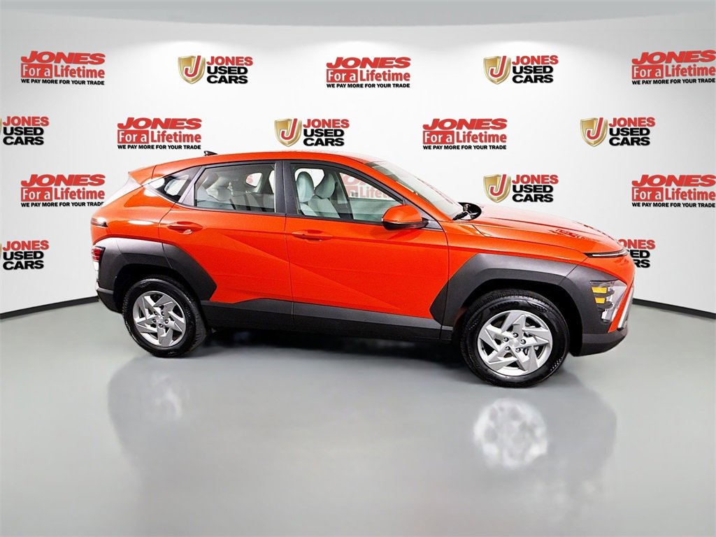 Certified 2025 Hyundai Kona SE image 17