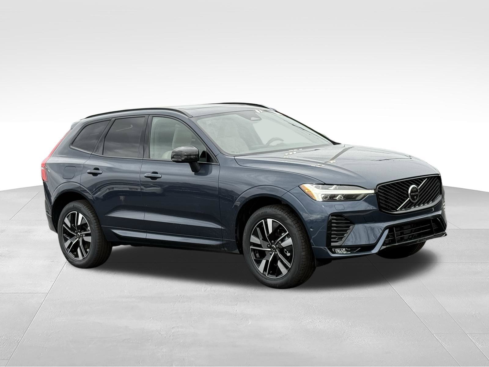 New 2026 Volvo XC60 B5 Plus w/ Protection Package Premier AWD/4WD image 8