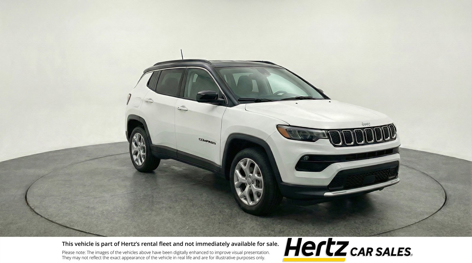 Used 2025 Jeep Compass Latitude image 1