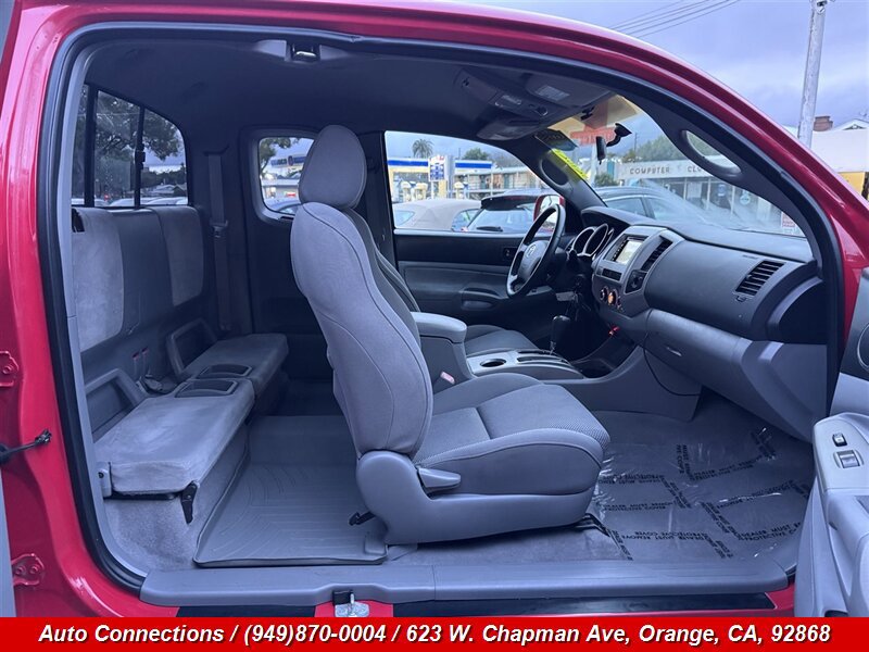 Used 2005 Toyota Tacoma PreRunner image 11