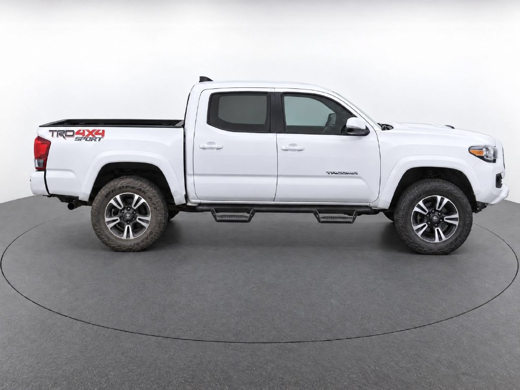 Used 2019 Toyota Tacoma TRD Sport AWD/4WD image 8