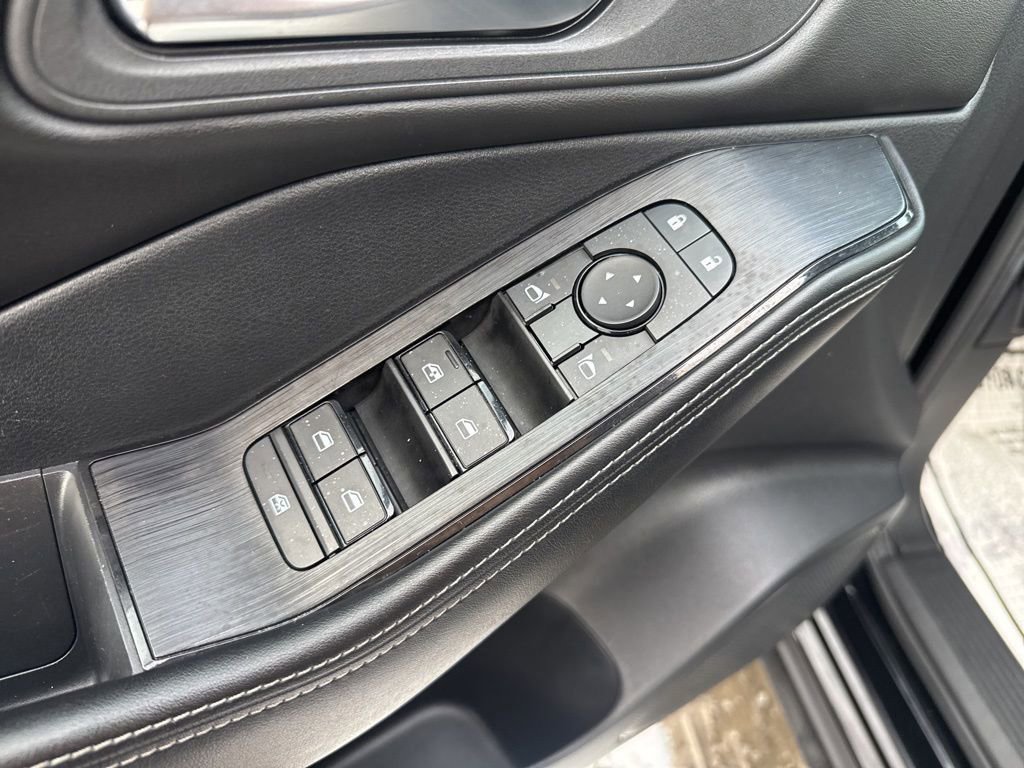 Used 2024 Nissan Rogue SV image 16