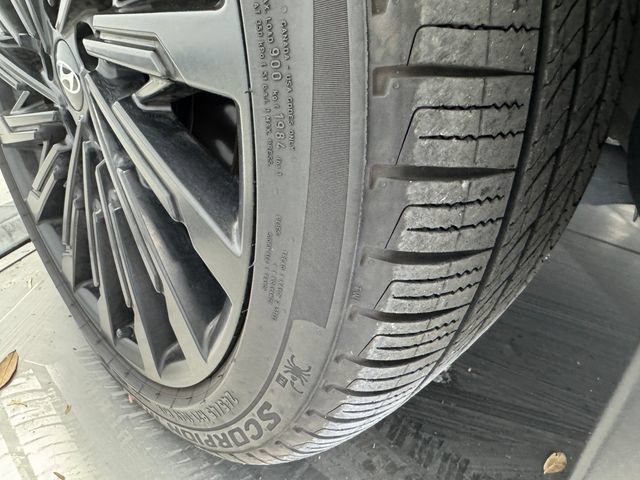 Used 2025 Hyundai Santa Fe Calligraphy FWD image 12