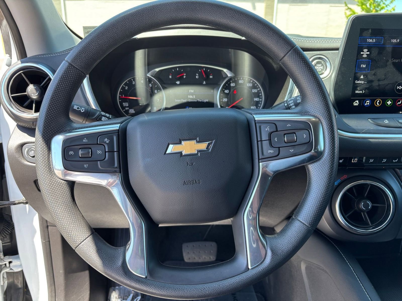 Used 2025 Chevrolet Blazer LT FWD image 29