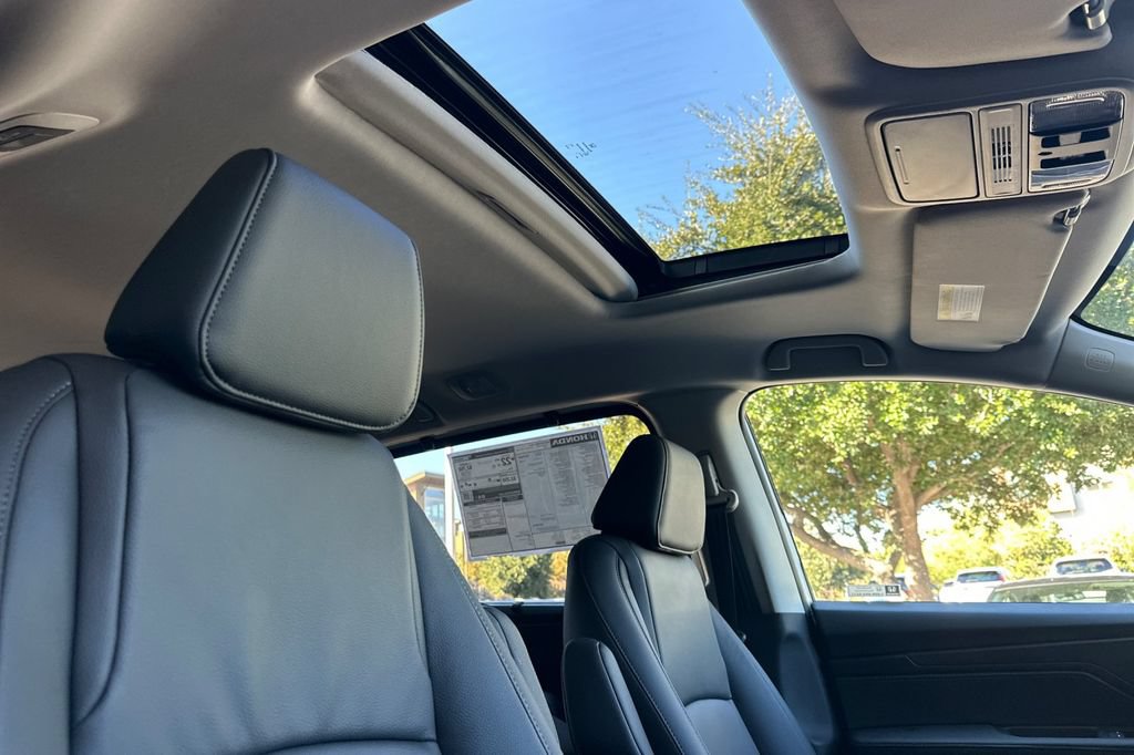 Used 2026 Honda Odyssey EX-L image 15
