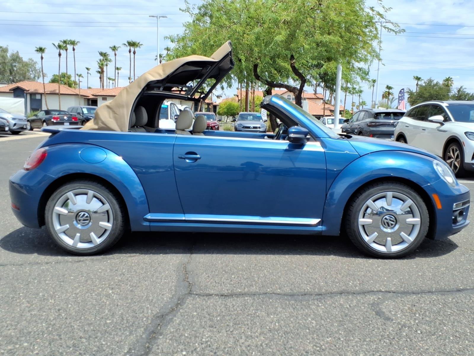 Used 2019 Volkswagen Beetle 2.0T SE w/ SE Premium Package FWD image 9