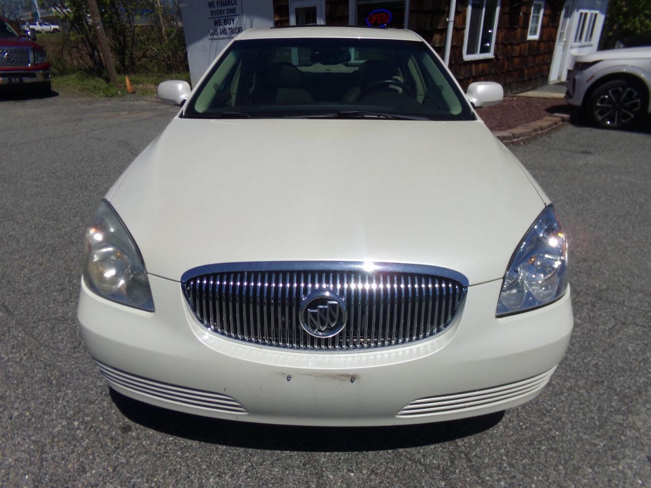 Used 2007 Buick Lucerne CXL FWD image 2