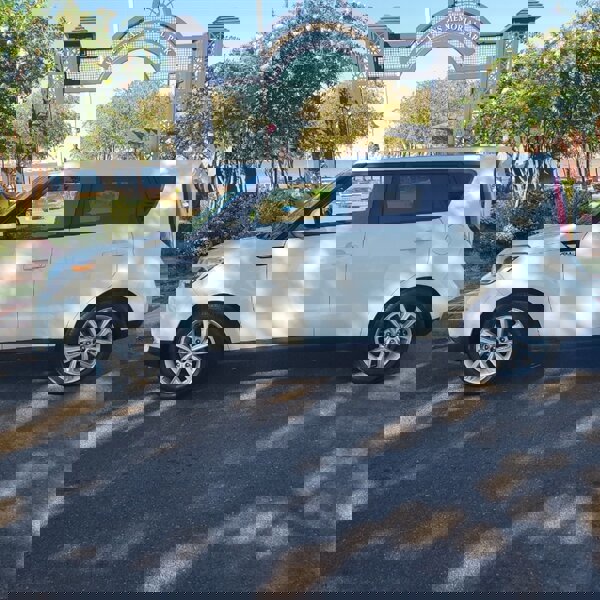 Used 2019 Kia Soul + image 1