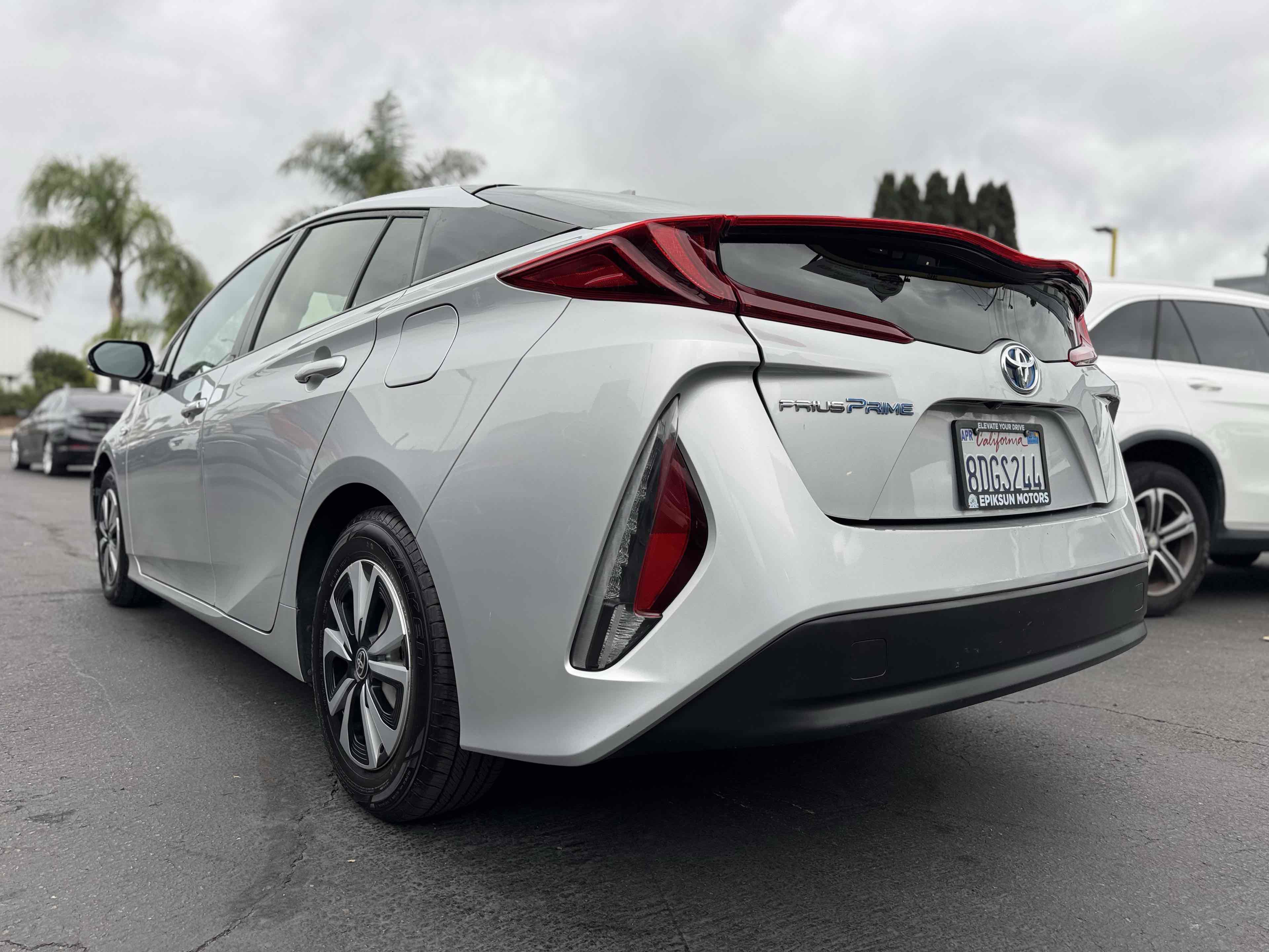 Used 2017 Toyota Prius Prime Premium w/ Carpet Mat Package image 7