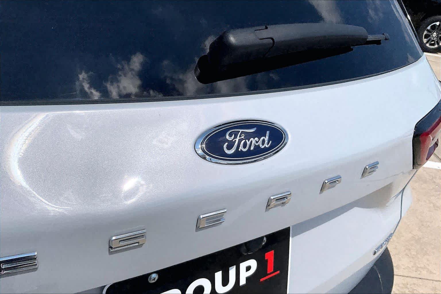 Used 2025 Ford Escape Active AWD/4WD image 30