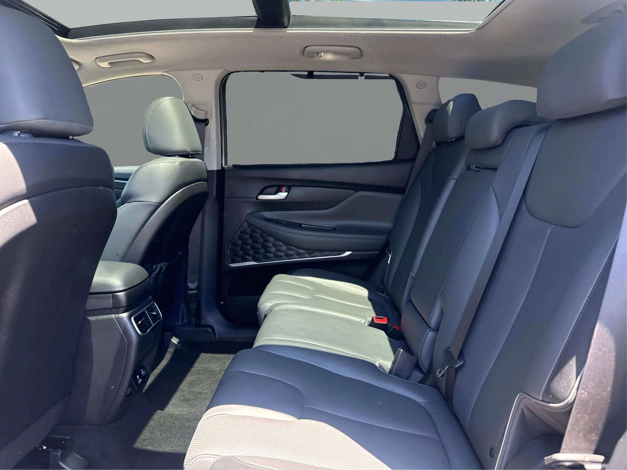 Used 2021 Hyundai Santa Fe Limited AWD/4WD image 10