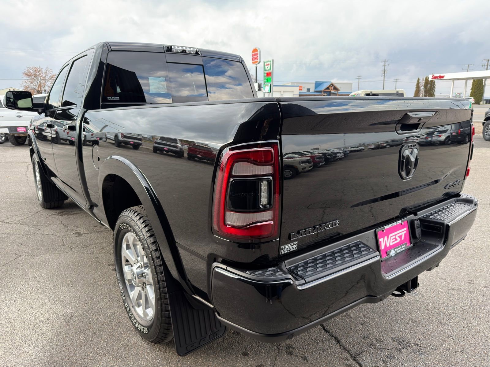 Used 2020 RAM 3500 Laramie image 10