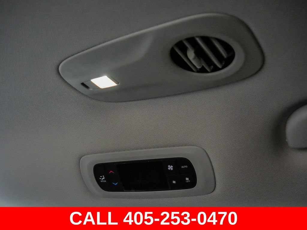 Used 2024 Chrysler Pacifica Touring-L AWD/4WD image 78