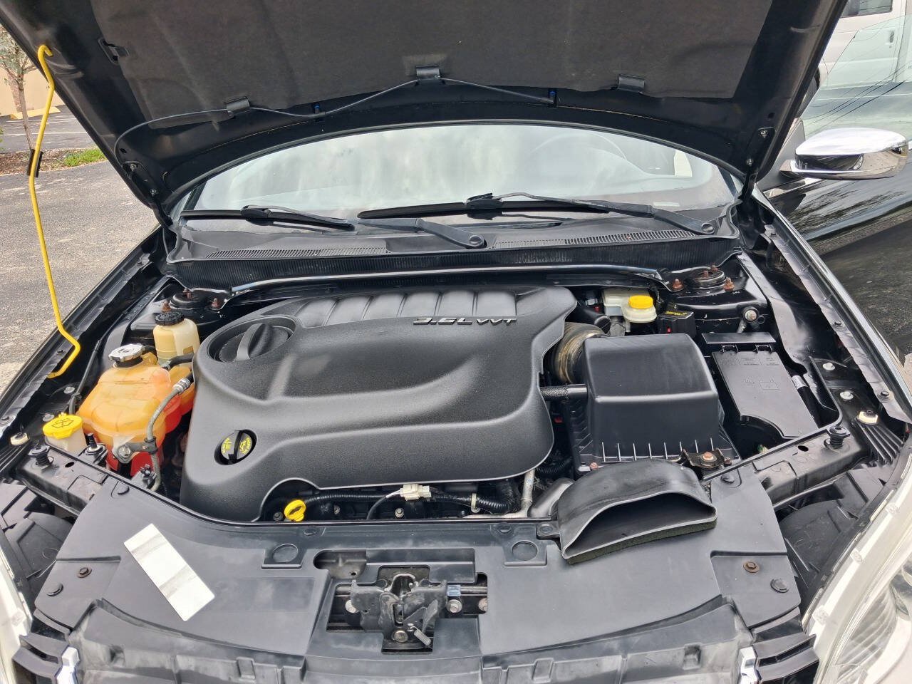 Used 2013 Chrysler 200 Limited FWD image 22
