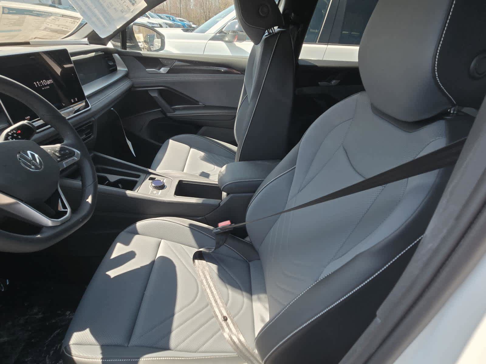 New 2026 Volkswagen Tiguan SE R-Line AWD/4WD image 15