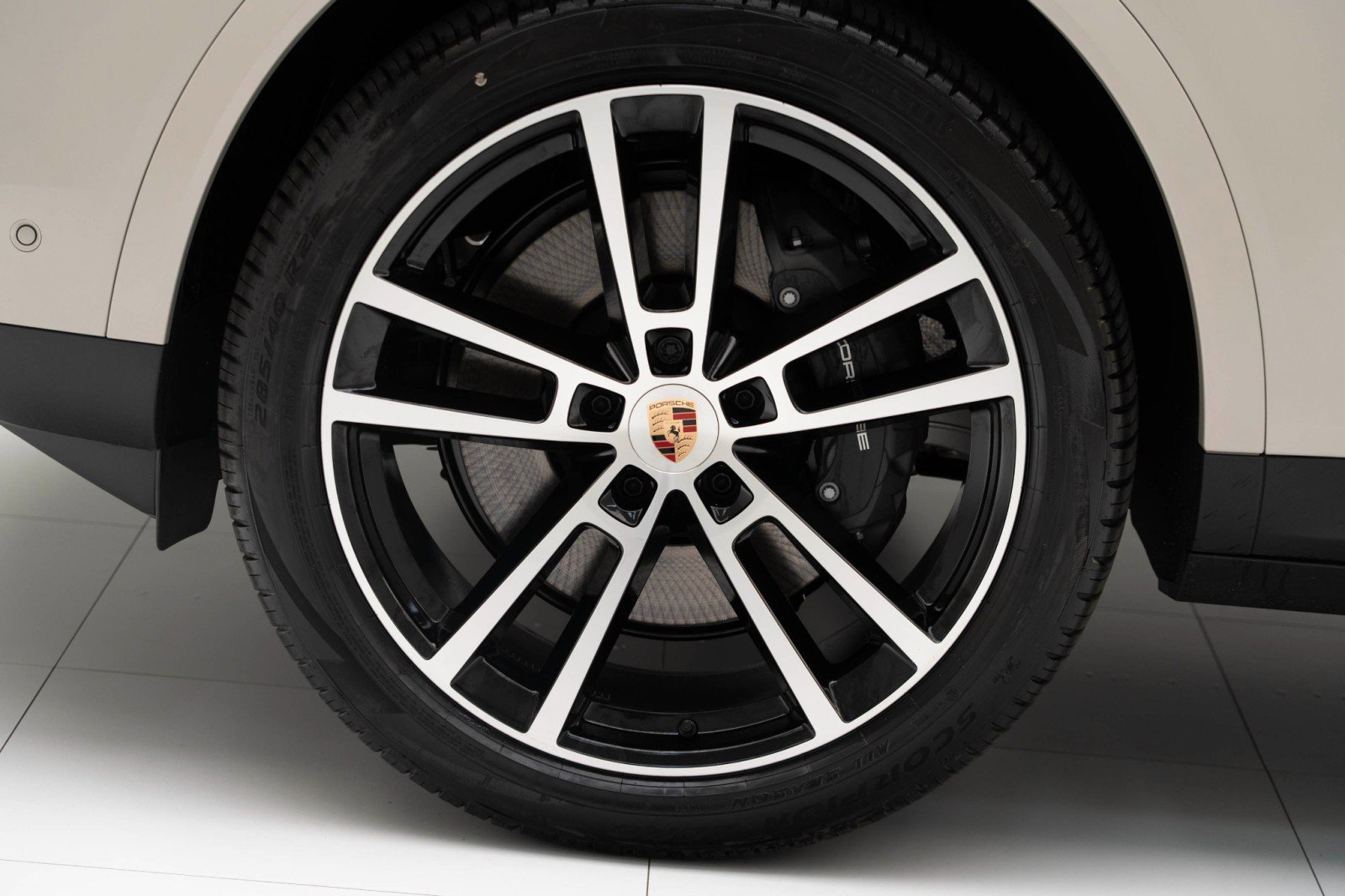 New 2025 Porsche Cayenne image 12