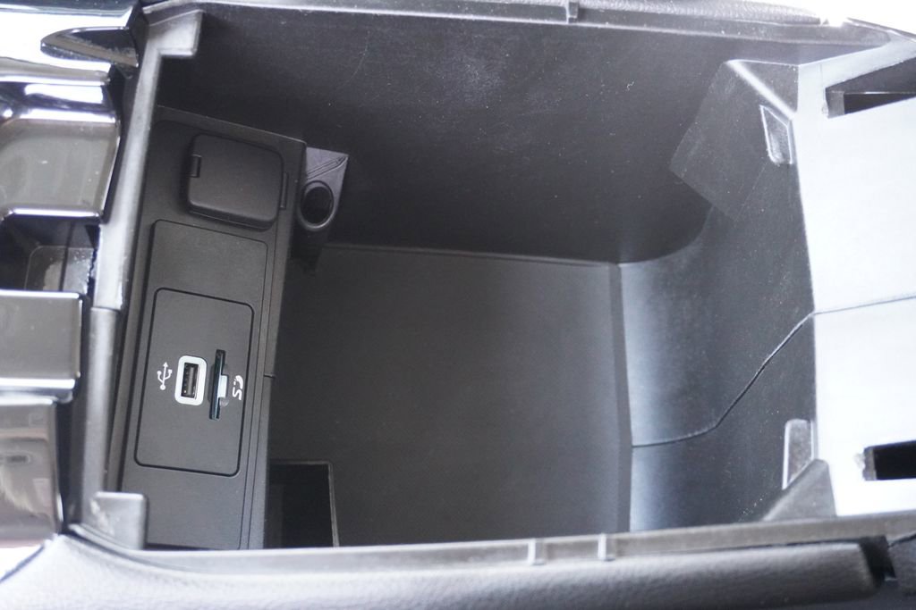 Used 2016 Ford Fusion SE FWD image 22