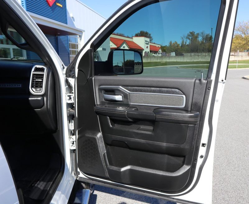 Used 2020 RAM 2500 Big Horn w/ Night Edition AWD/4WD image 22