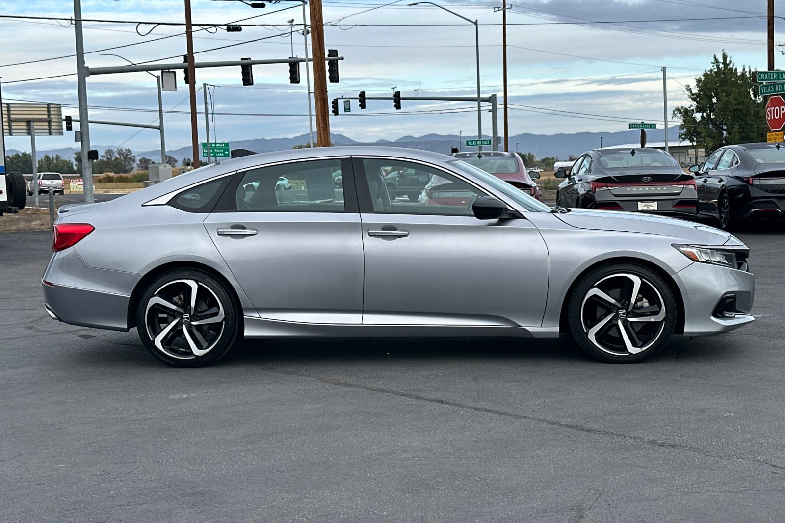 Used 2022 Honda Accord Sport image 3