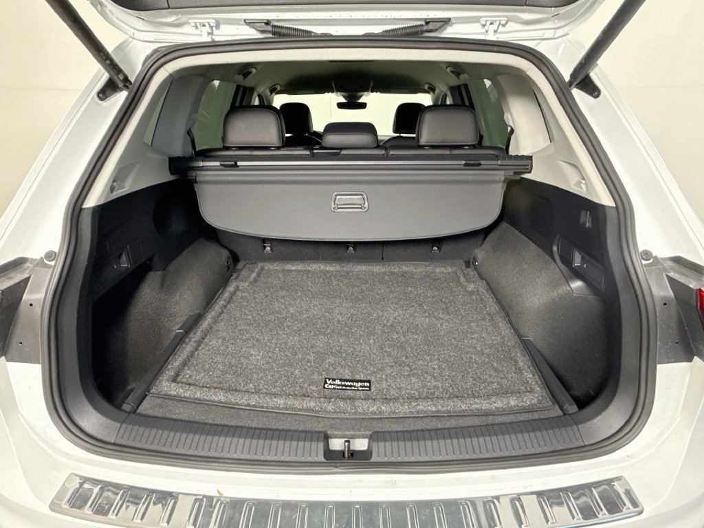 Used 2024 Volkswagen Tiguan Wolfsburg Edition AWD/4WD image 28