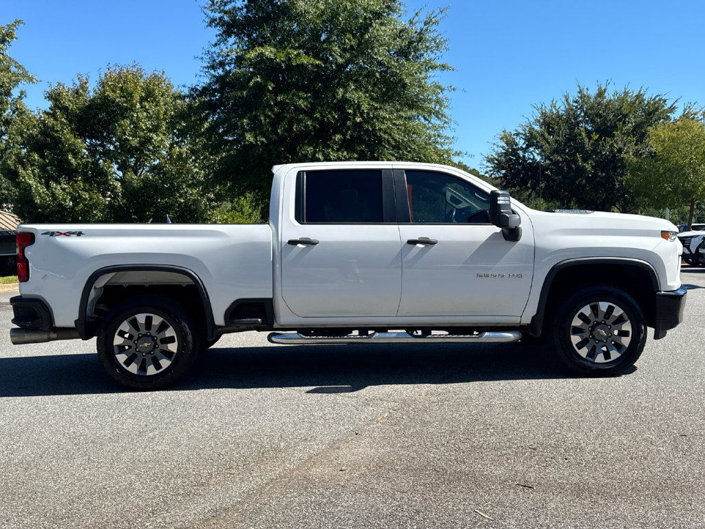 Used 2022 Chevrolet Silverado 2500 Custom w/ Custom Value Package AWD/4WD image 6