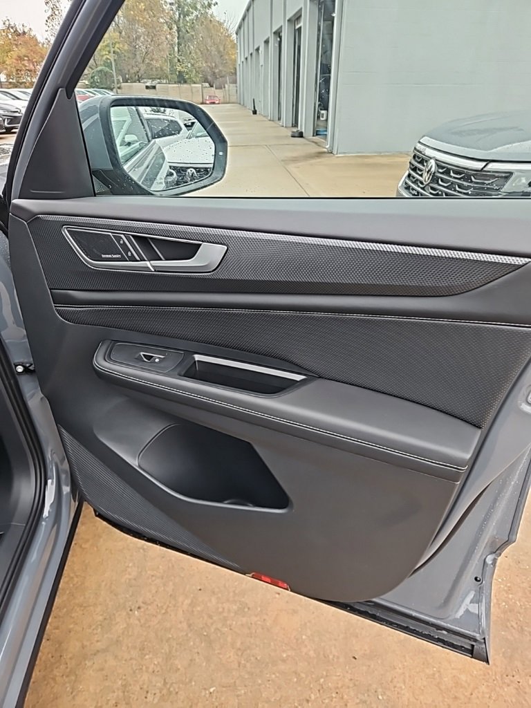 New 2026 Volkswagen Atlas Cross Sport SEL Premium R-Line image 11