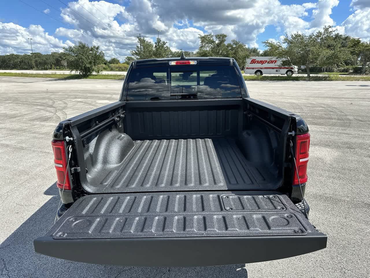 New 2027 RAM 1500 Limited AWD/4WD image 32
