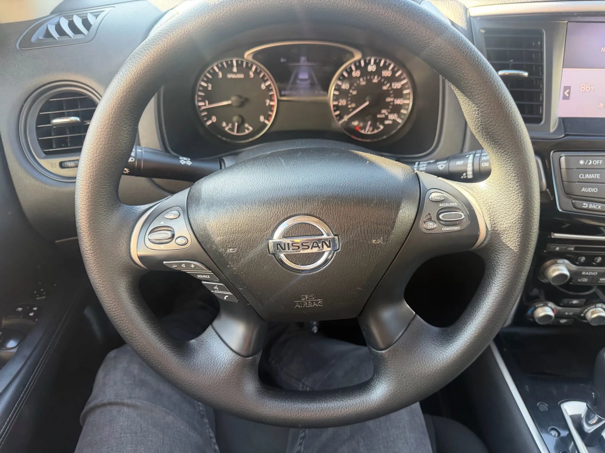 Used 2018 Nissan Pathfinder S image 12