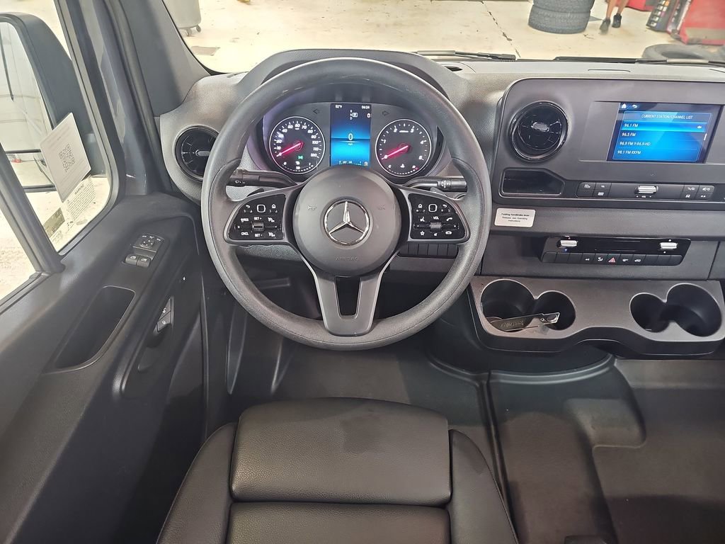 Used 2024 Mercedes-Benz Sprinter 2500 image 13