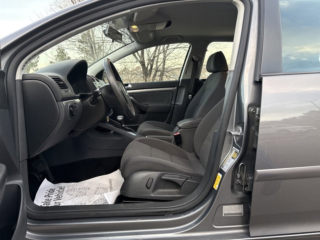 Used 2008 Volkswagen Rabbit S image 10