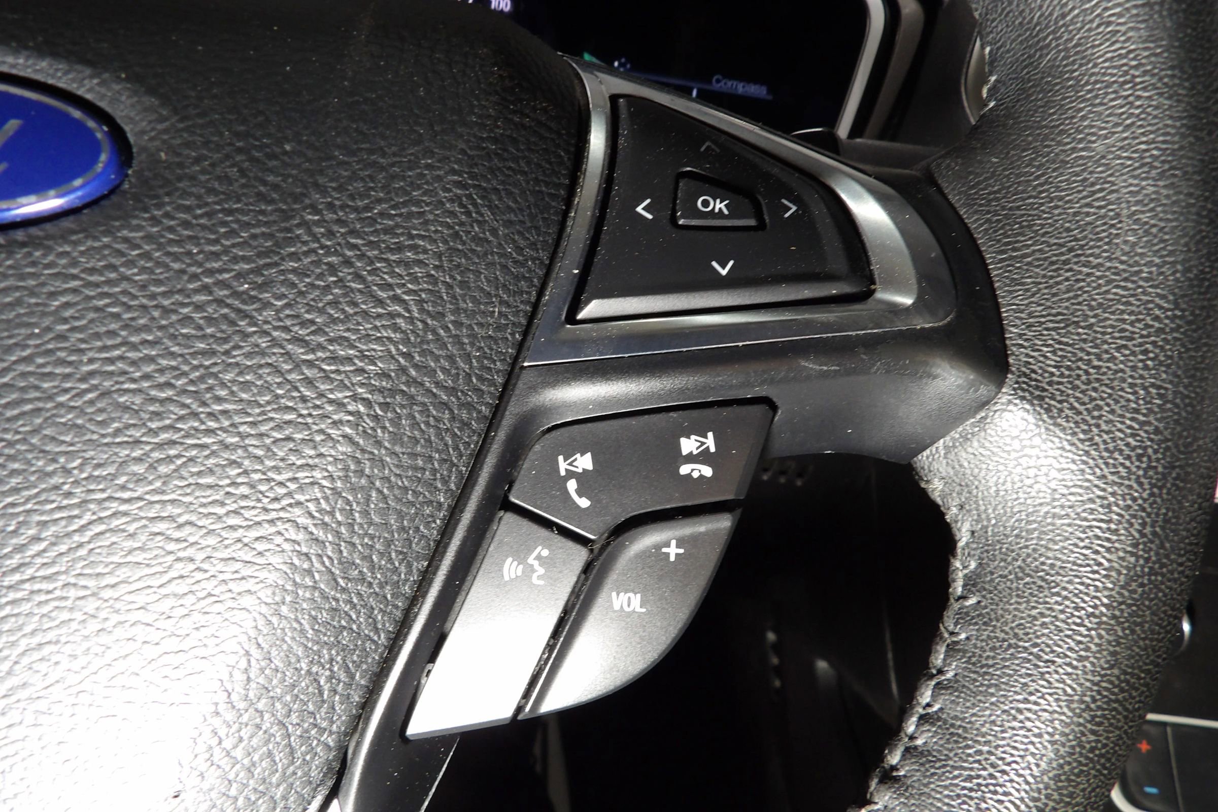 Used 2019 Ford Fusion SEL FWD image 18