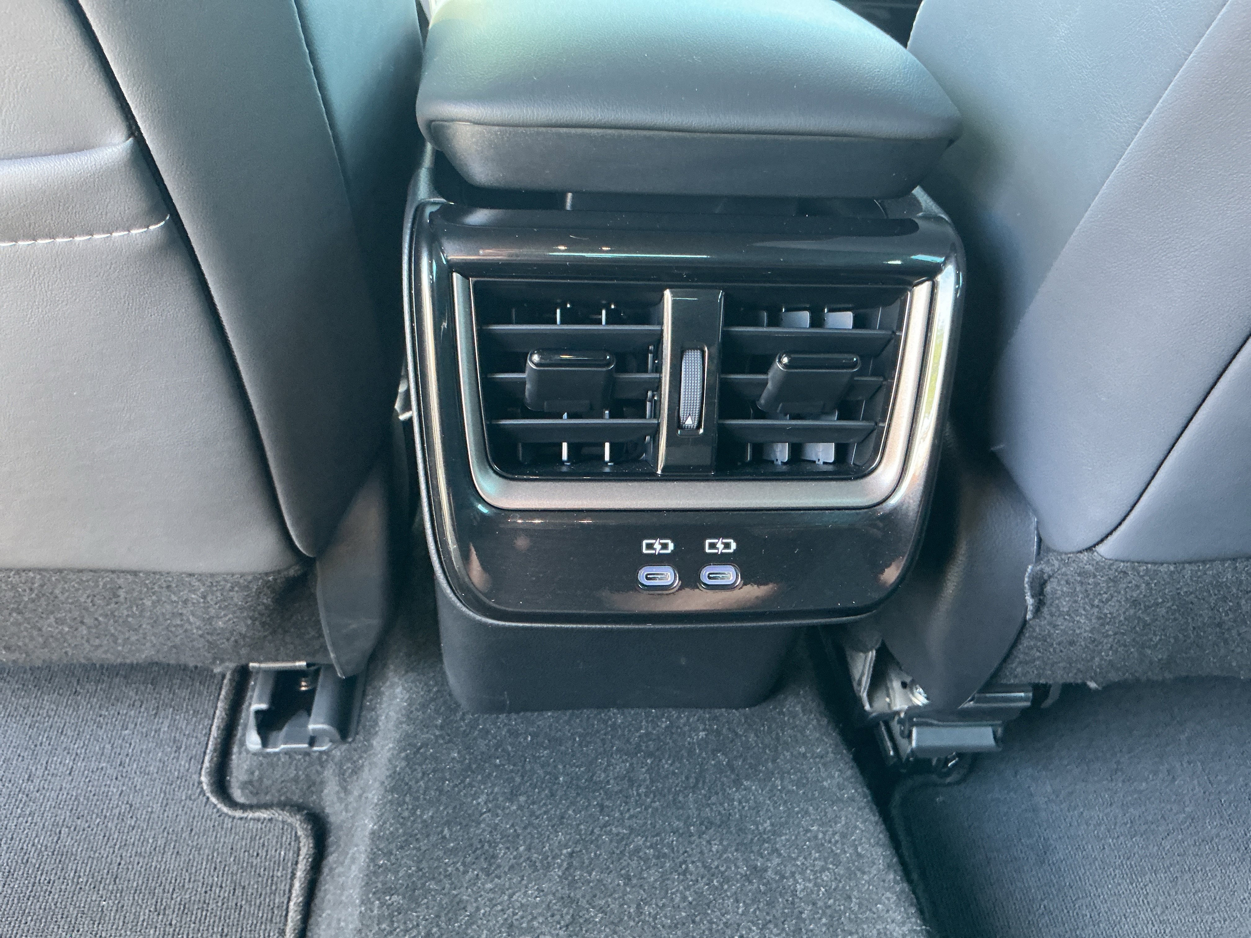 Used 2024 Toyota Crown XLE AWD/4WD image 26