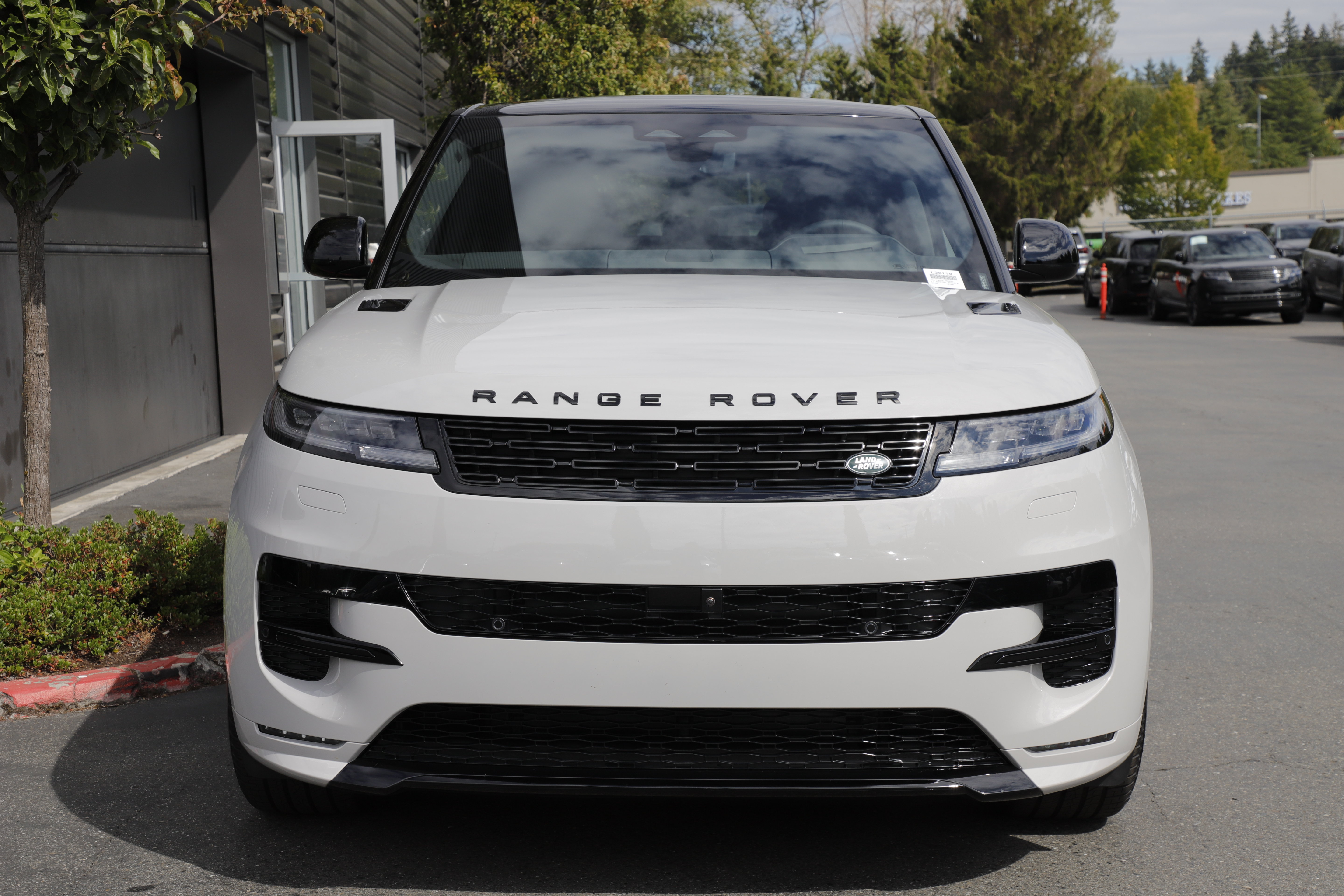 New 2026 Land Rover Range Rover Sport Dynamic SE AWD/4WD image 4