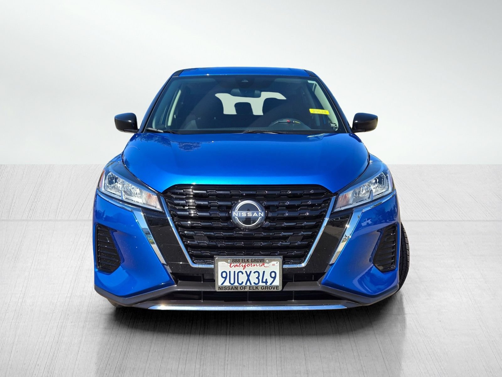 Used 2025 Nissan Kicks Play S FWD image 2