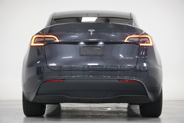 Used 2025 Tesla Model Y Long Range AWD/4WD image 13