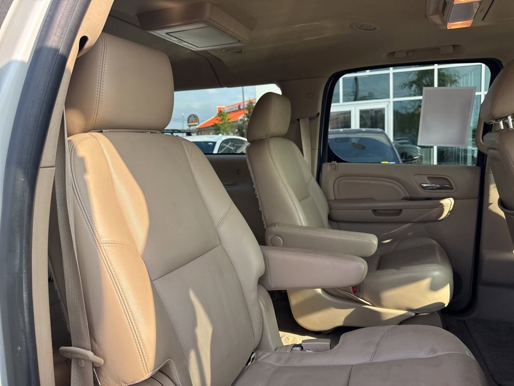 Used 2014 Cadillac Escalade ESV Premium AWD/4WD image 22