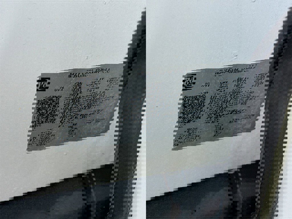 Used 2021 Cadillac Escalade Sport Platinum w/ LPO, ONYX Package image 28