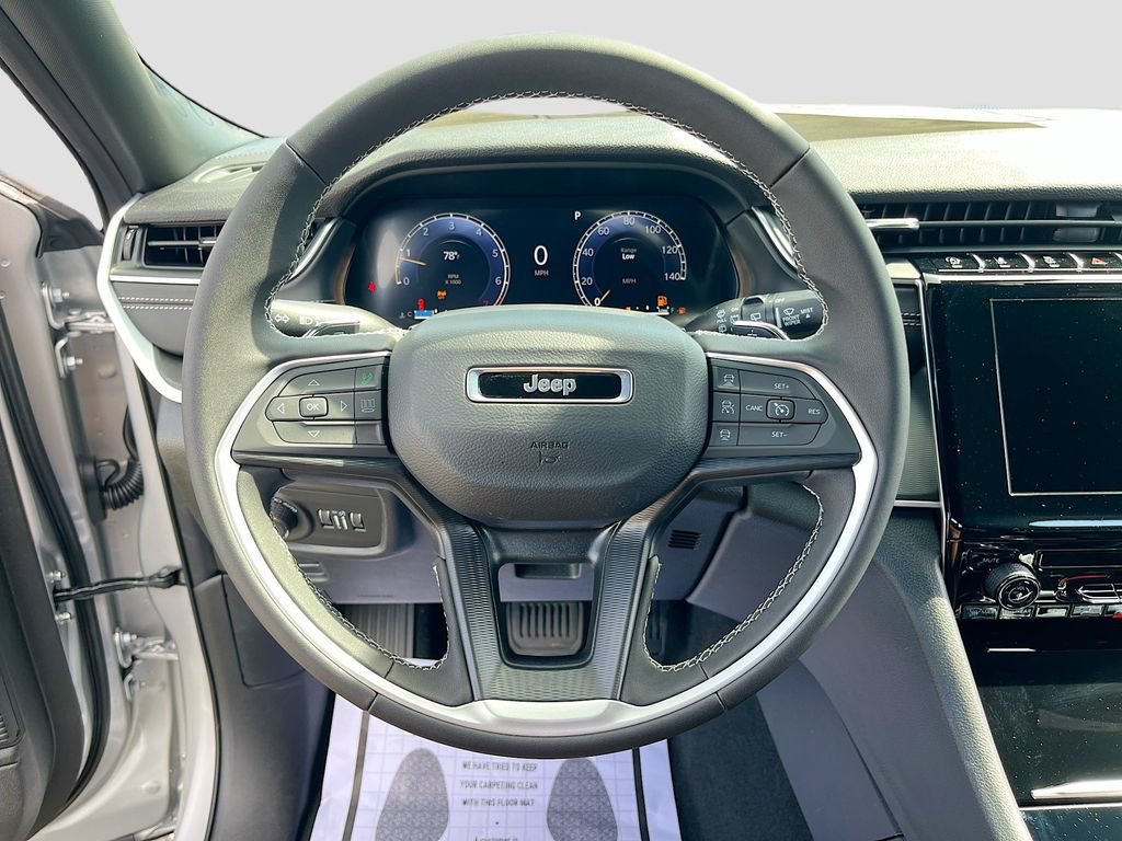 New 2026 Jeep Grand Cherokee Laredo AWD/4WD image 11
