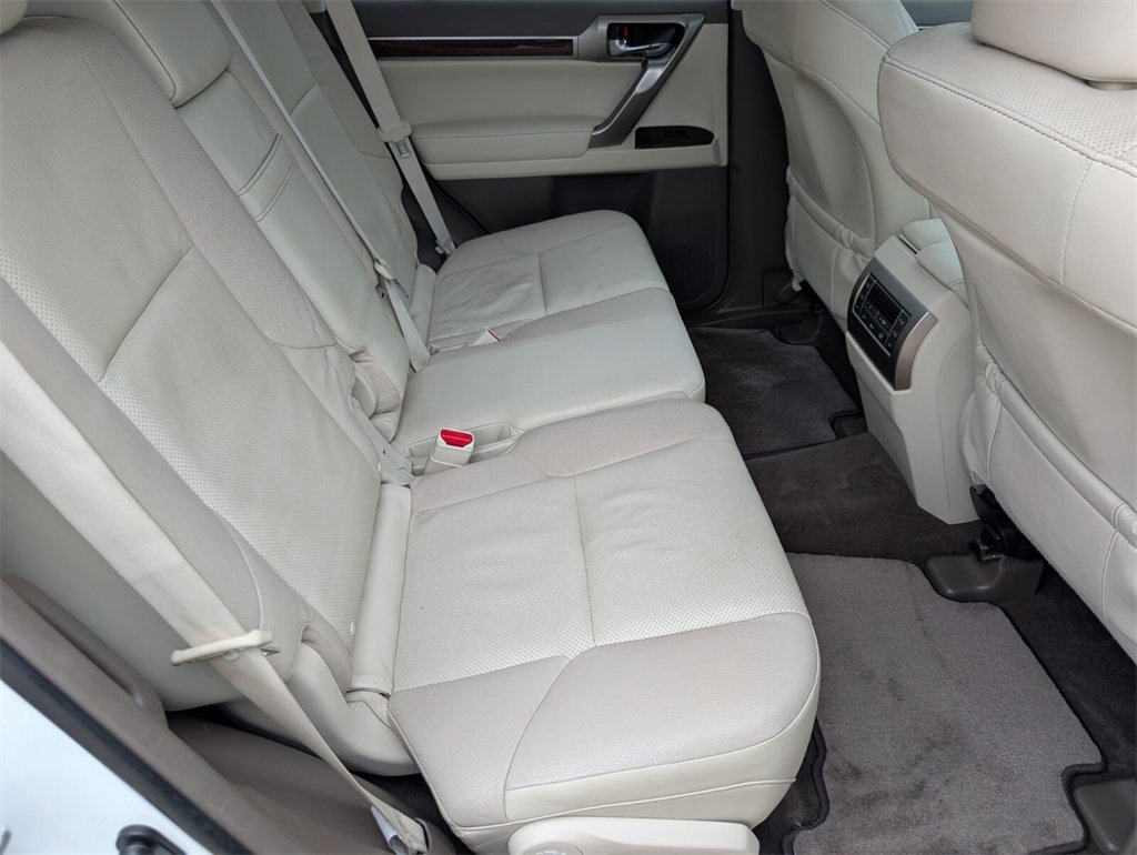 Used 2014 Lexus GX 460 image 30