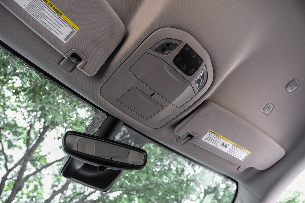 Used 2024 Chrysler Pacifica Touring-L FWD image 39