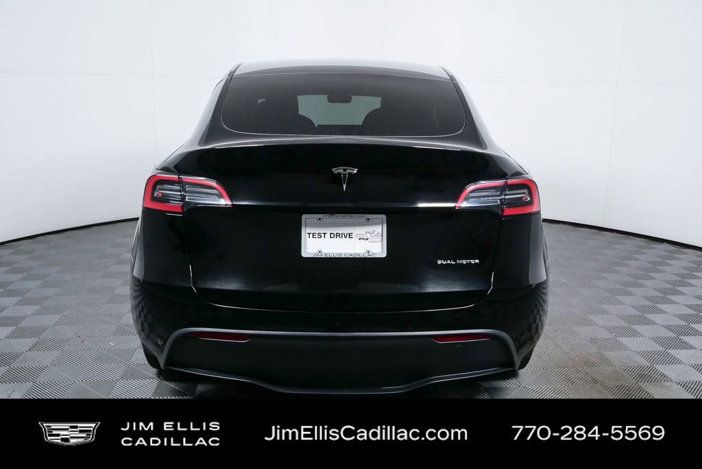 Used 2022 Tesla Model Y Long Range image 9