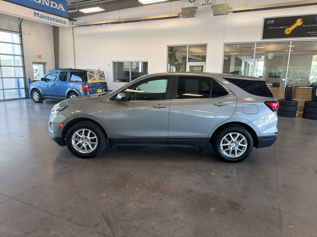Used 2023 Chevrolet Equinox LT w/ Driver Convenience Package AWD/4WD image 2