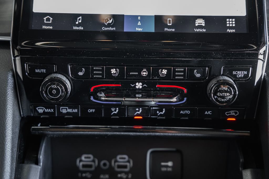 New 2025 Jeep Grand Cherokee Overland w/ Adv Protech Group III image 24