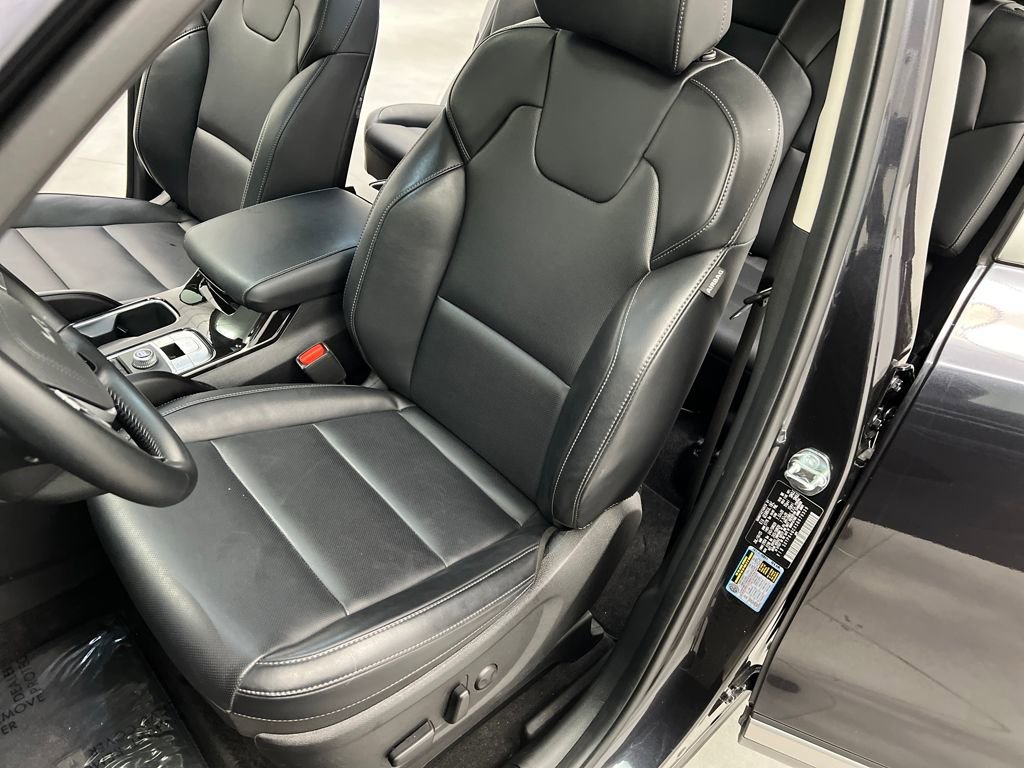 Used 2025 Kia Telluride S image 9