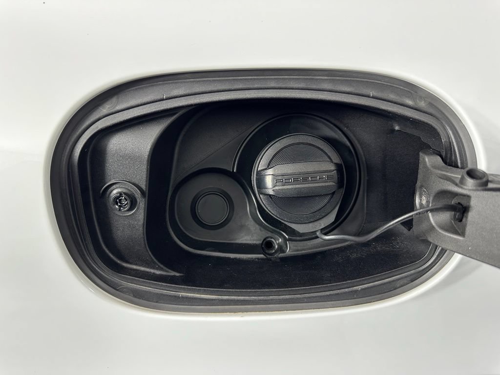Certified 2025 Porsche Cayenne AWD/4WD image 45