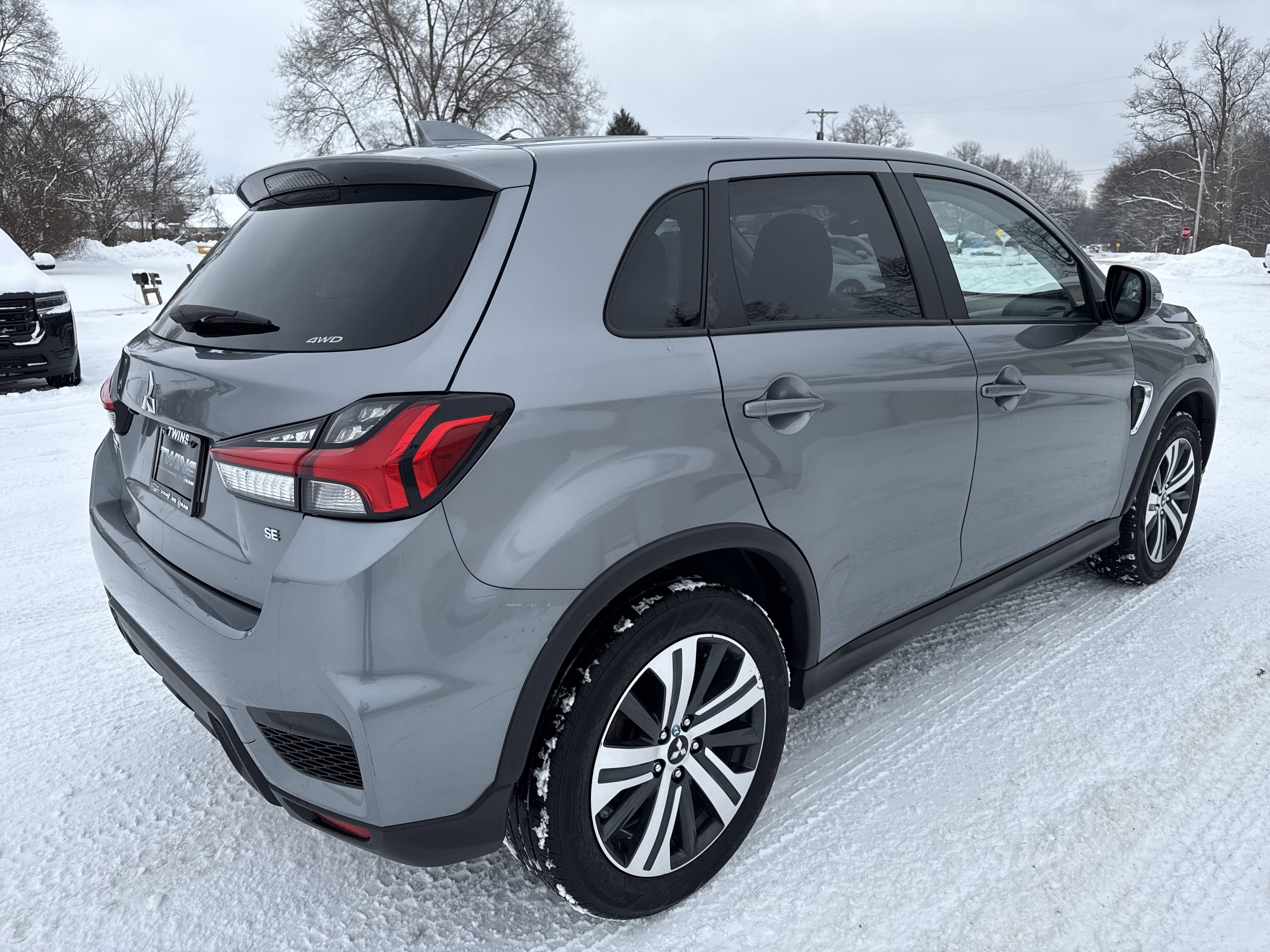 Used 2024 Mitsubishi Outlander Sport AWD image 3