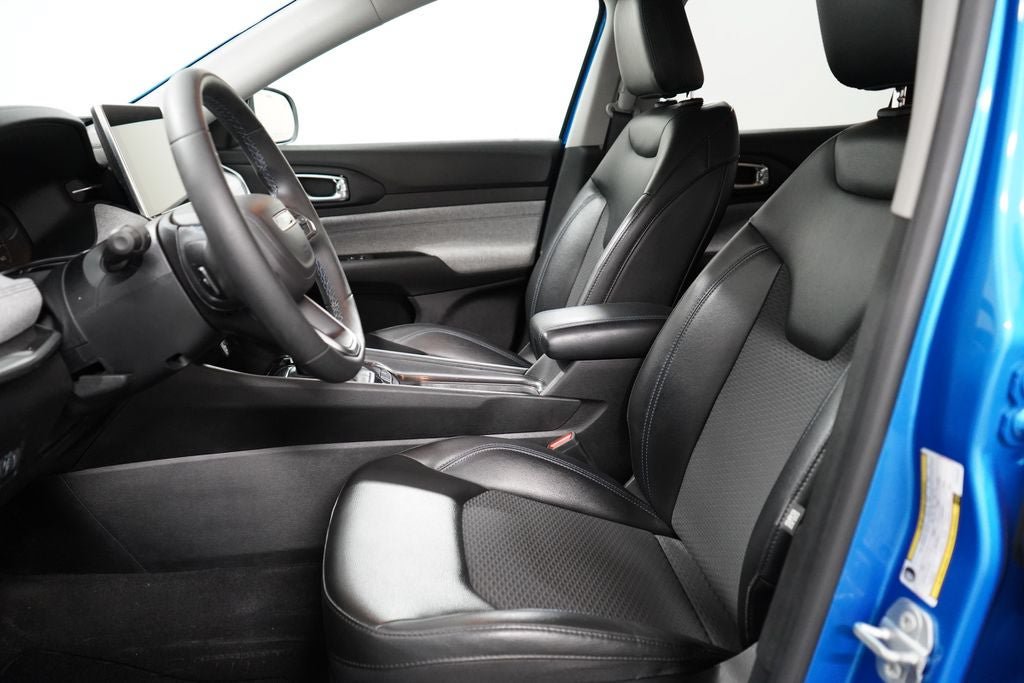 Used 2022 Jeep Compass Latitude AWD/4WD image 12