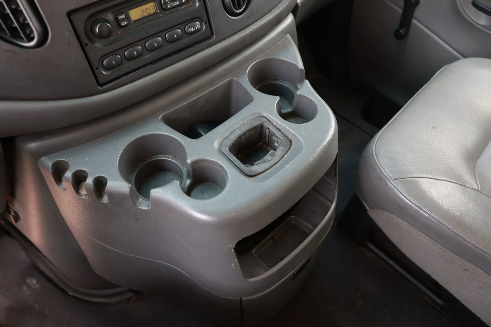 Used 2005 Ford E-350 and Econoline 350 Super Duty image 31